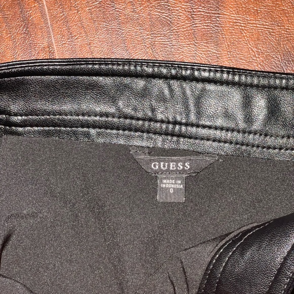 Guess faux leather mini skirt - Picture 2 of 3